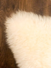Load image into Gallery viewer, SHEEPSKIN RUG
